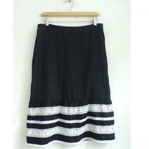 LOFT Black and White Lace Trim Skirt, 100% linen. Size 6.